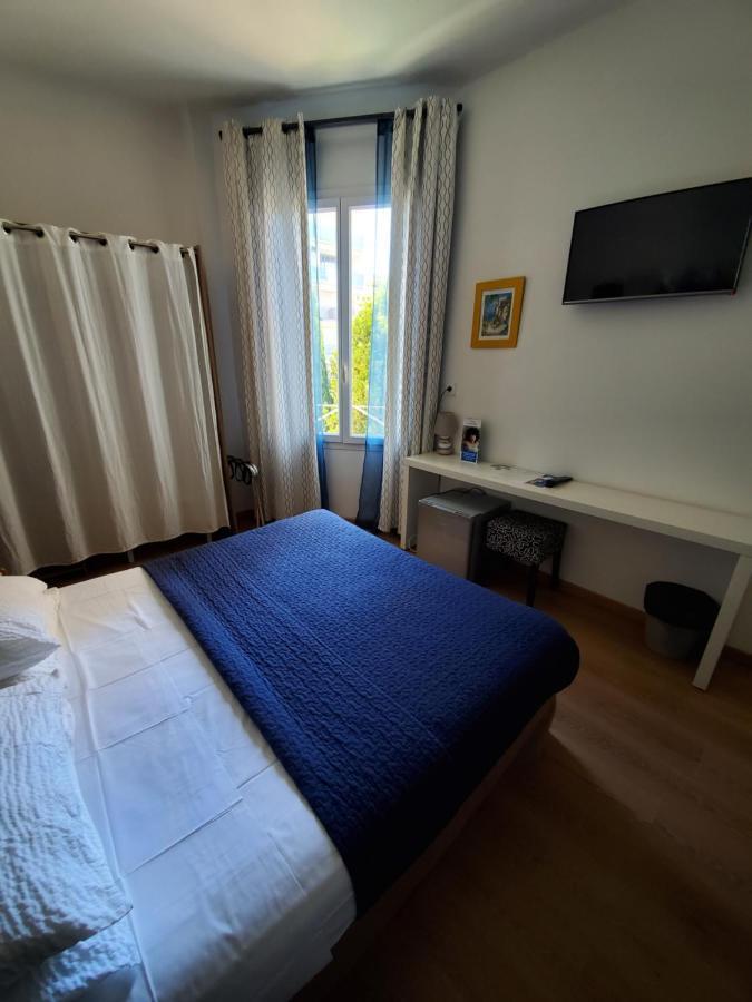 Brit Hotel Colbert Juan-les-Pins Exterior foto
