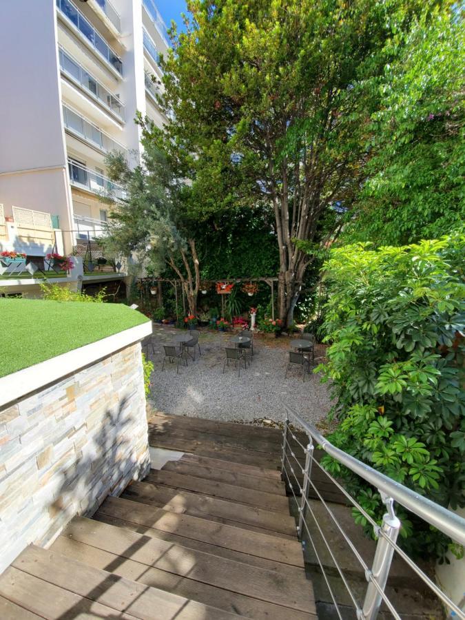 Brit Hotel Colbert Juan-les-Pins Exterior foto