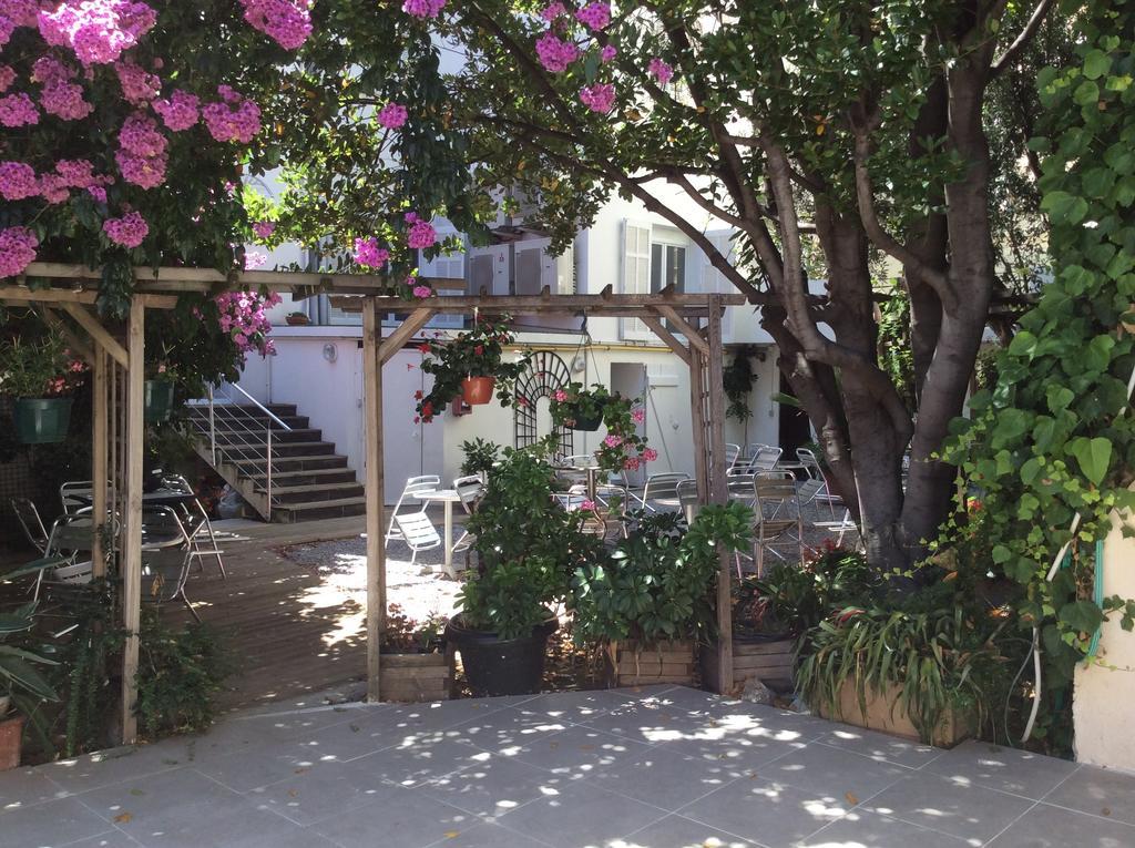 Brit Hotel Colbert Juan-les-Pins Exterior foto