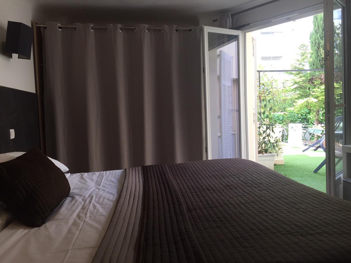 Brit Hotel Colbert Juan-les-Pins Exterior foto
