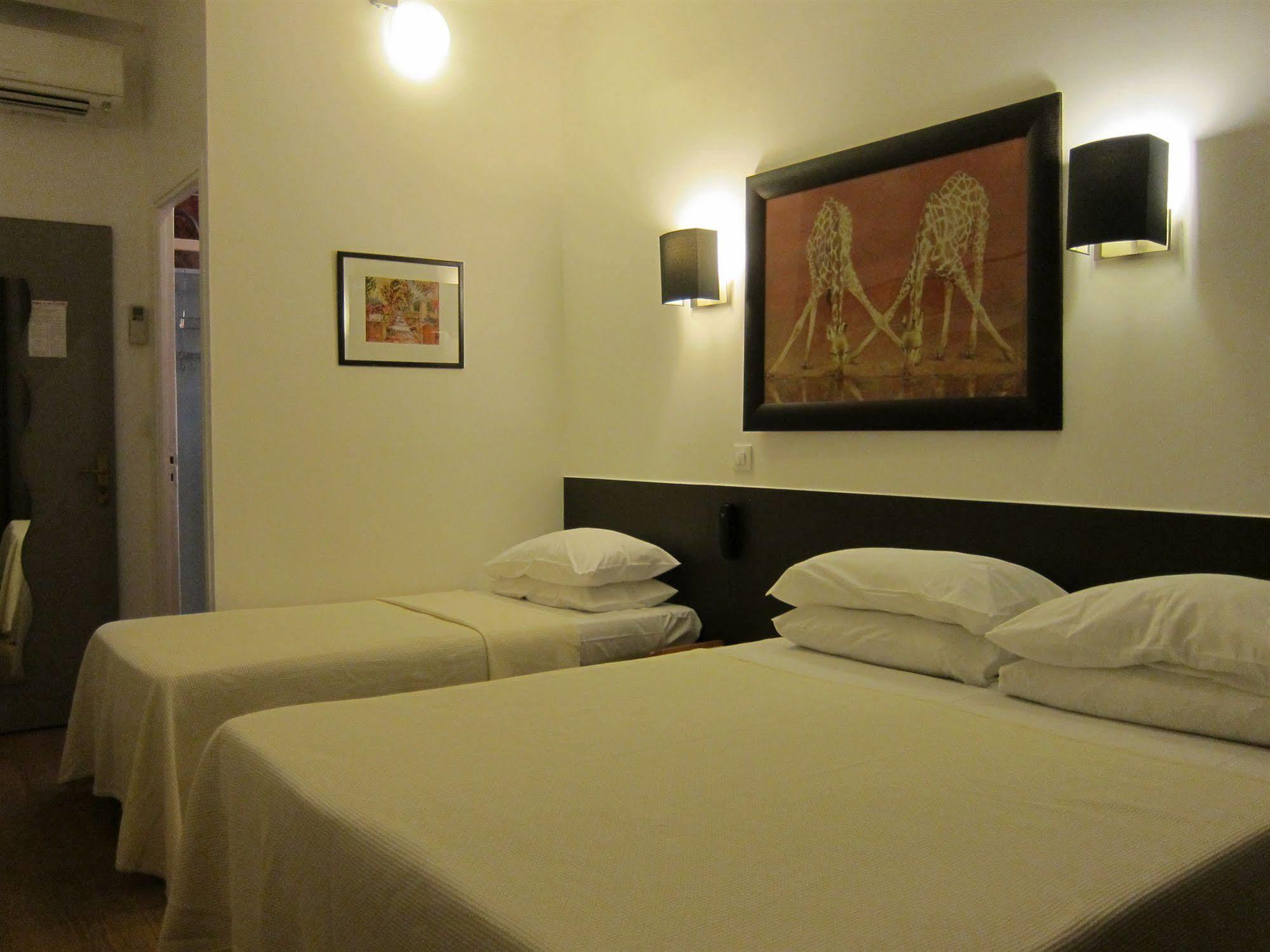 Brit Hotel Colbert Juan-les-Pins Exterior foto