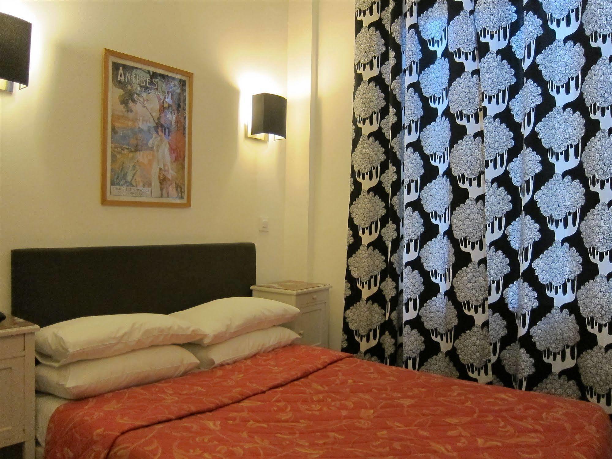 Brit Hotel Colbert Juan-les-Pins Exterior foto