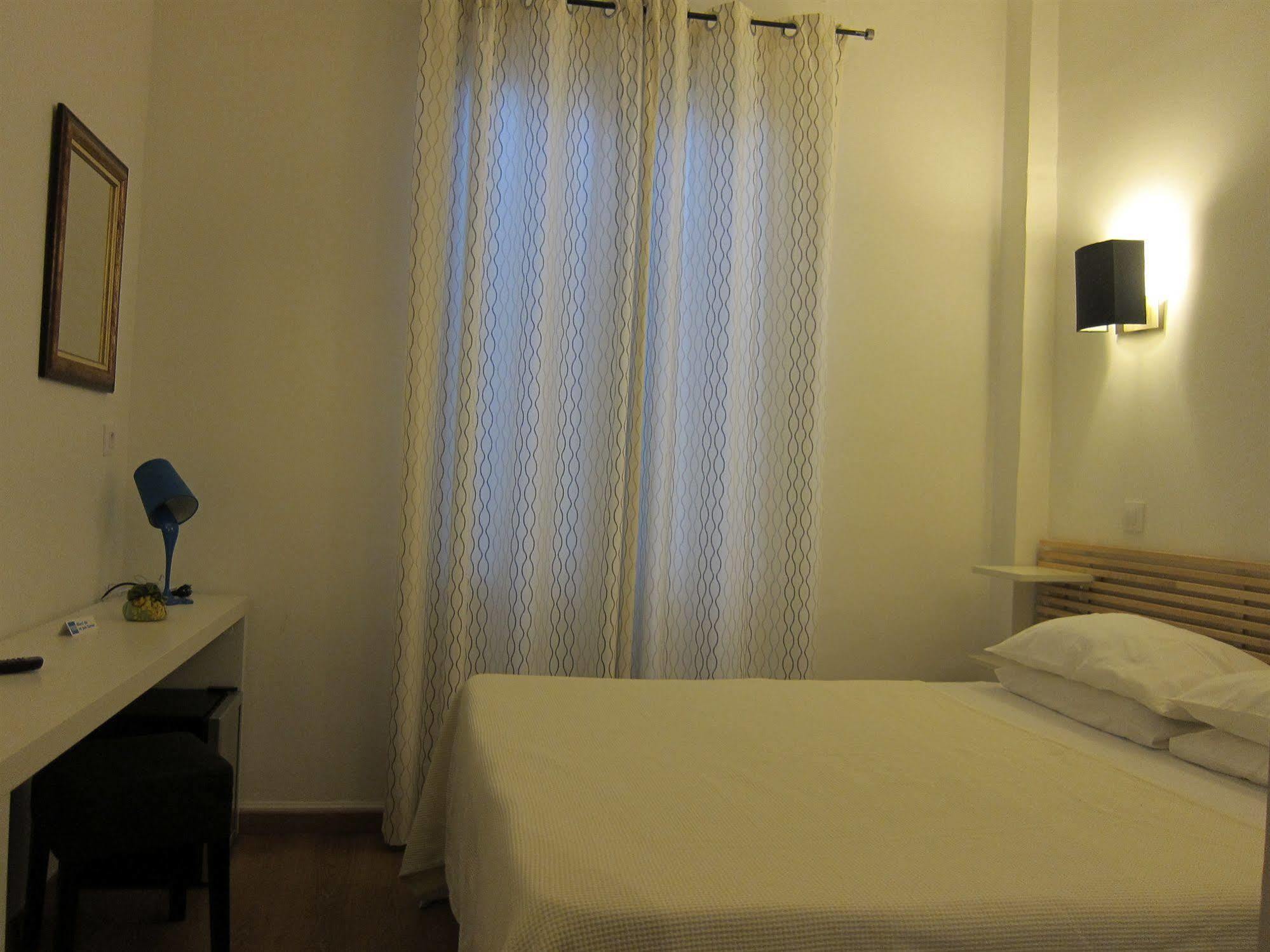 Brit Hotel Colbert Juan-les-Pins Exterior foto