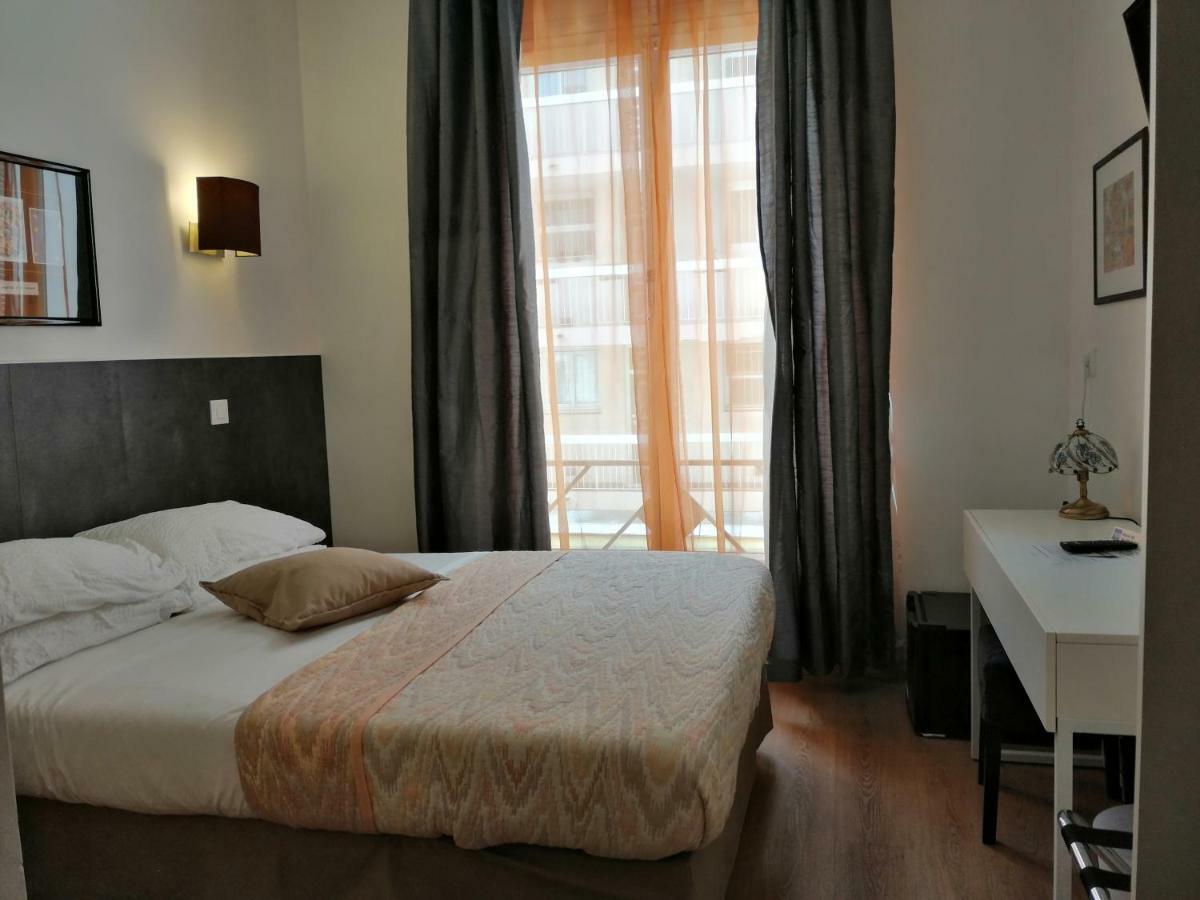 Brit Hotel Colbert Juan-les-Pins Exterior foto