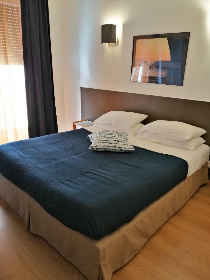 Brit Hotel Colbert Juan-les-Pins Exterior foto
